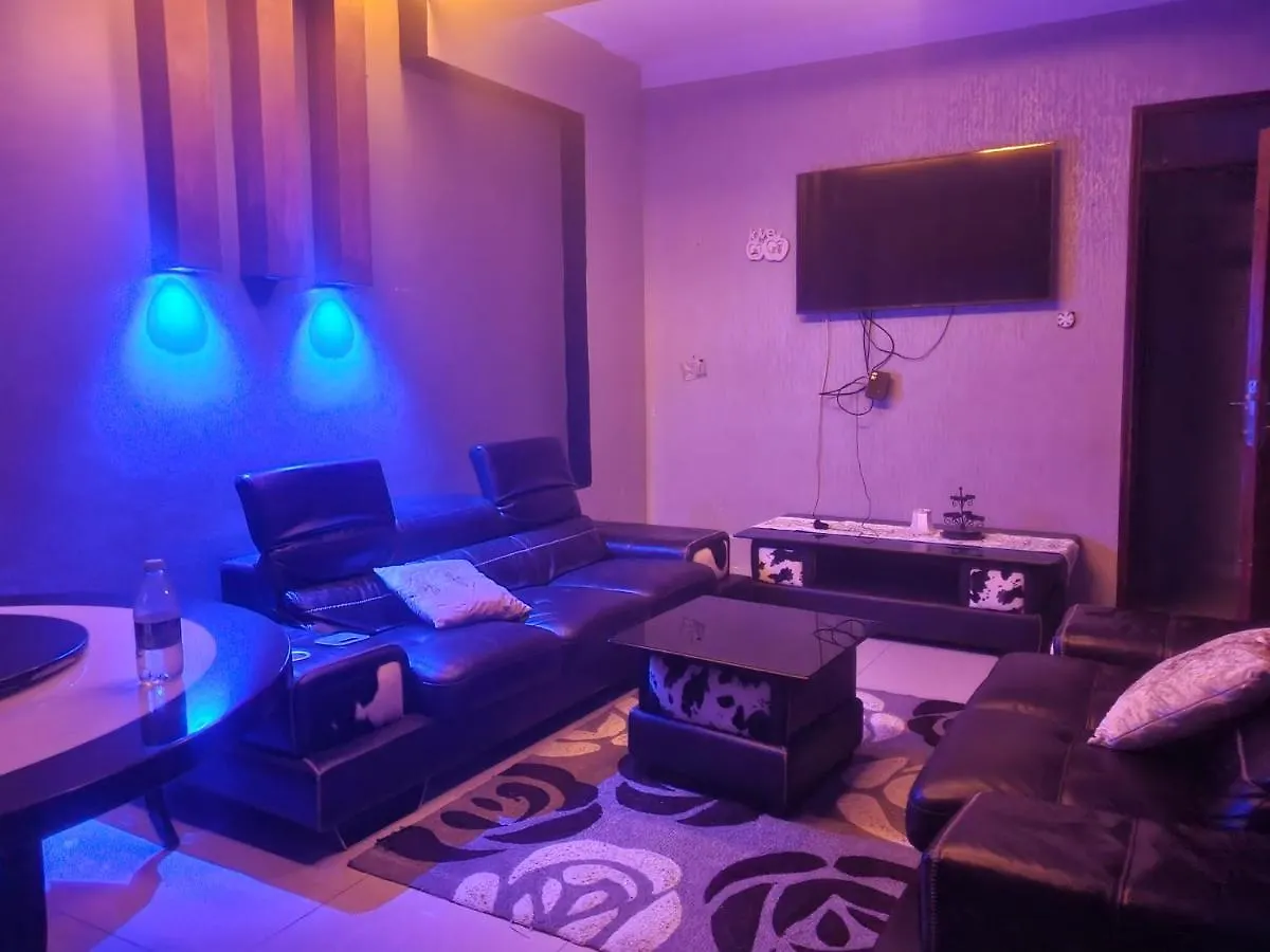 Baileys Suites And Guest Rooms Кампала Гостевой дом